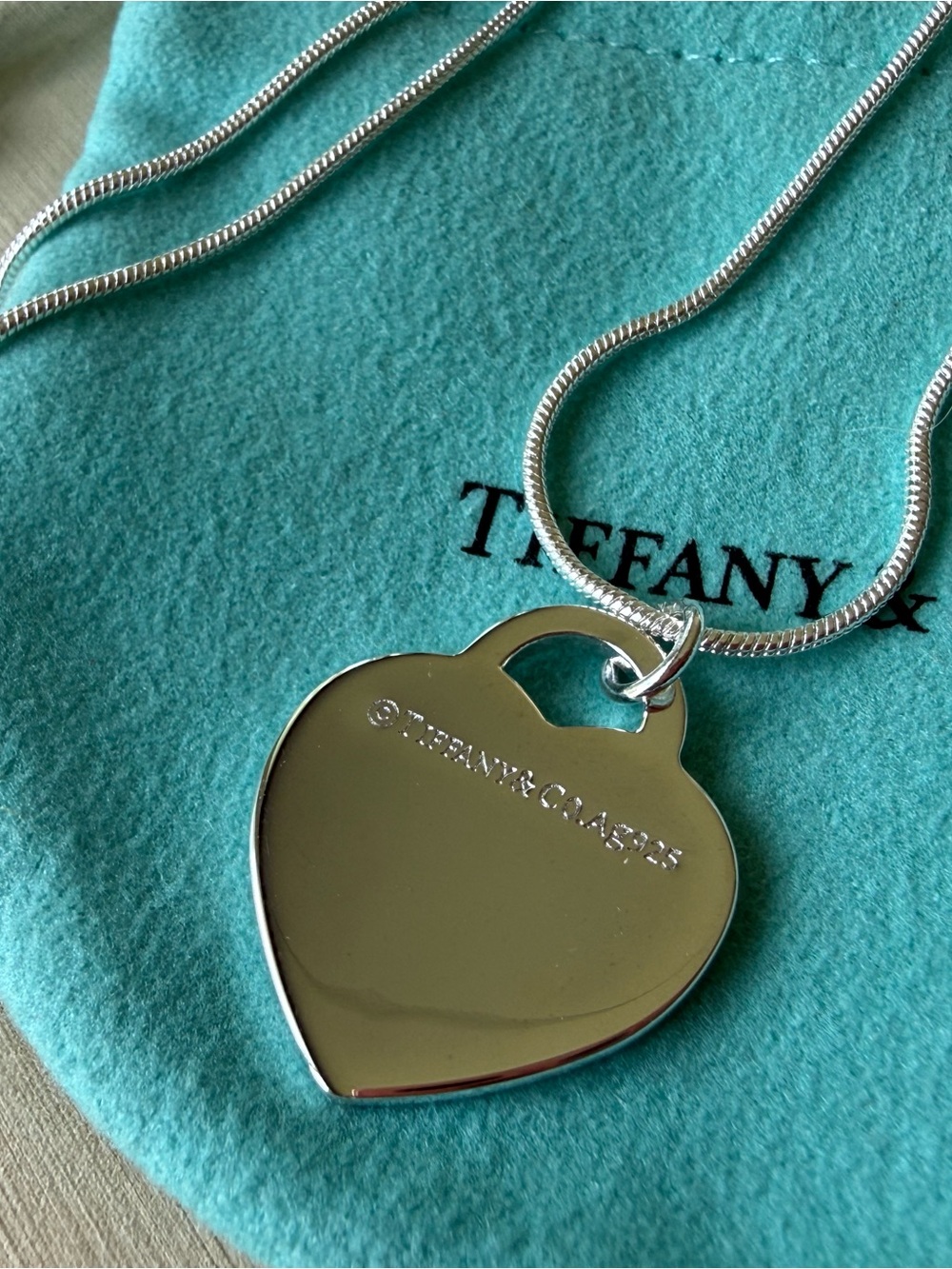 Tiffany & Co. Heart Tag Pendant Necklace in sterling silver - Picture 3 of 3